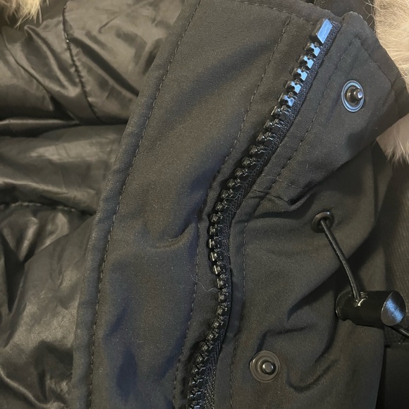 Canada Goose Jacket - Picture 12 of 16